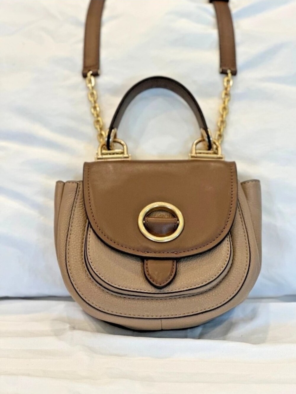 Michael Kors Isadore Medium Top Handle Messenger | Leather | Crossbody - Picture 3 of 8